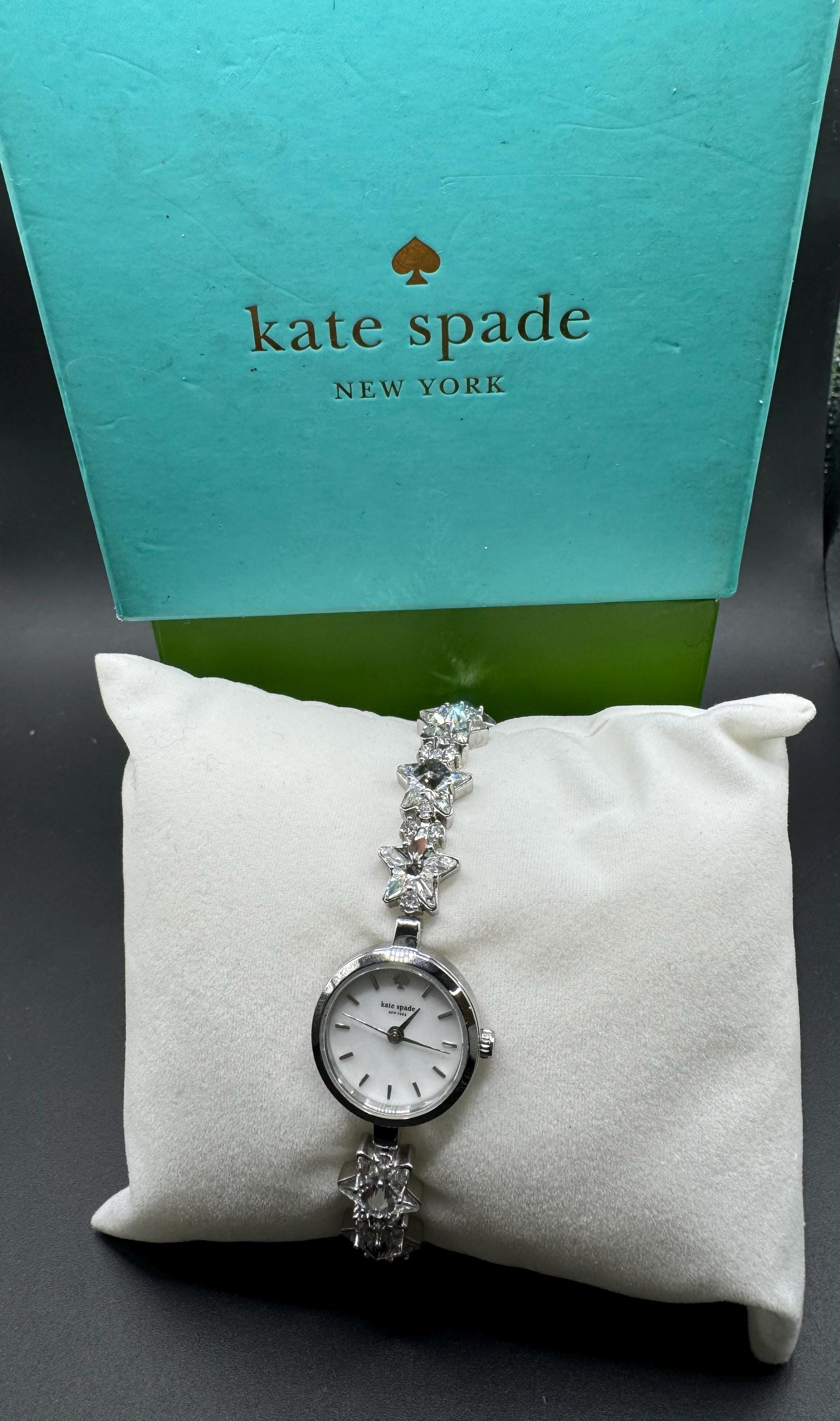 Kate Spade ゴールド フラワーモチーフ 時計　デイジー　クリスタル Kate Spade Monroe Floral Gold & Pink-Tone Watch – ShopCGX