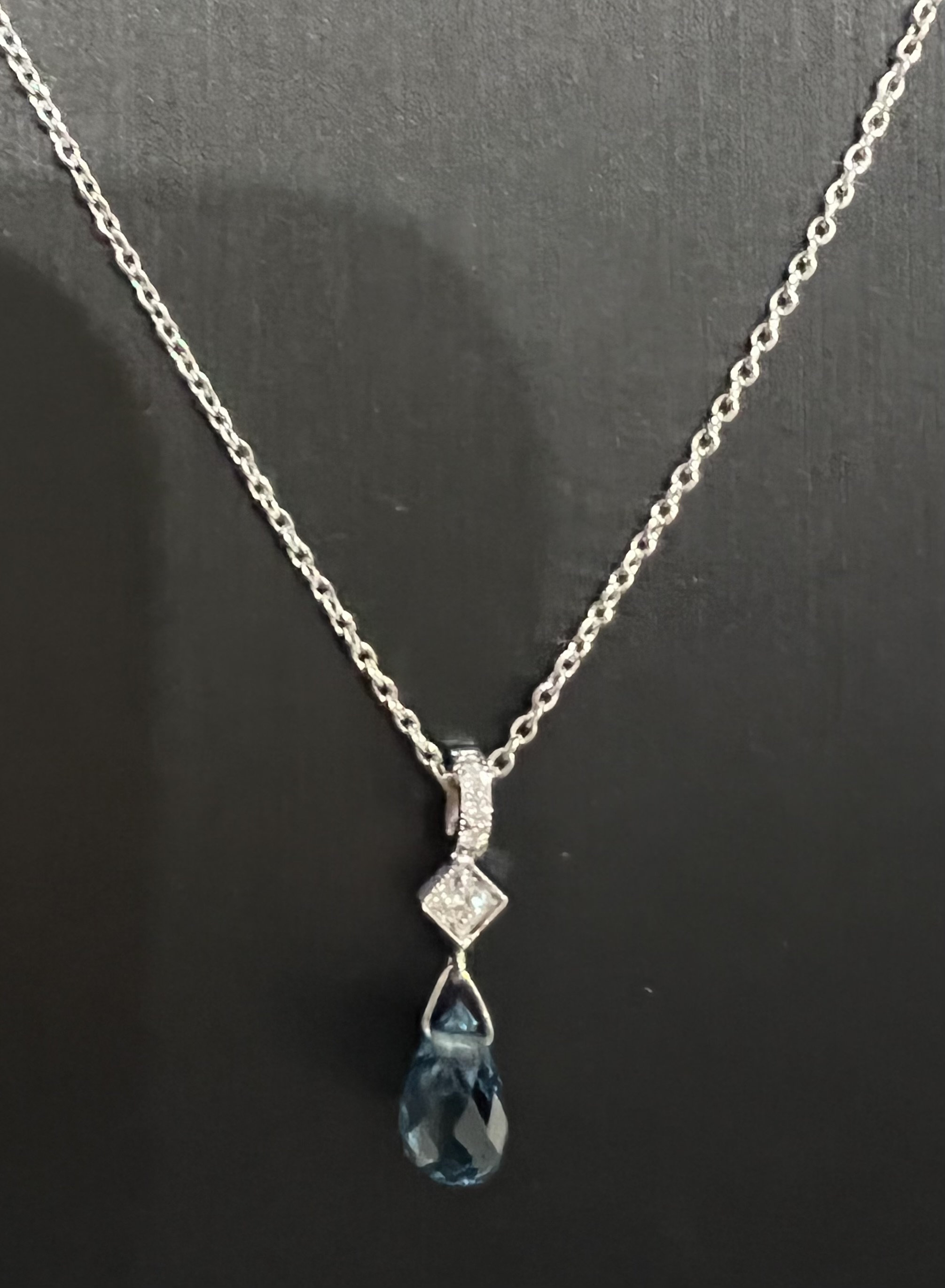 18k White Gold Fine Jewelry Necklace 