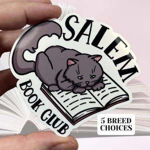 Salem Book Club Katze glänzender Vinylaufkleber | Hochwertige Kunst Bibliophile Lese Leser Katzen Offenes Buch Tabby Calico Orange