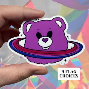 Biseksuele Troetelbeer planeet glanzend vinyl waterbestendige sticker | Hoogwaardige kunst LGBTQIA-vlag Gelijkheid Unieke planeet Gay Lesbian Ace Pan Ro