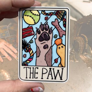 Die Pfote Tarot Karte glänzend Vinyl wasserfest Aufkleber | Hochwertige Kunst Witchy Hexe Wahrsagung Punny Lustiger Hund Papa Mama Geschenk Welpen Spielzeug