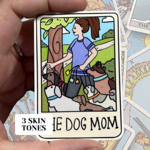 Carta de Tarô da Mãe Cachorro Adesivo de Vinil Brilhante Resistente à Água | Arte de Alta Qualidade Bruxa Bruxa Adivinhação Punny Engraçado Furbaby Peludo Amante de Bebê