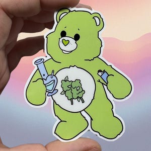 Stoner Care Bear glänzender Vinylaufkleber | Hochwertige Kunst Marijuana Ganja Unkraut Bong Teilen ist fürsorglich Gelenk Laptop Journal