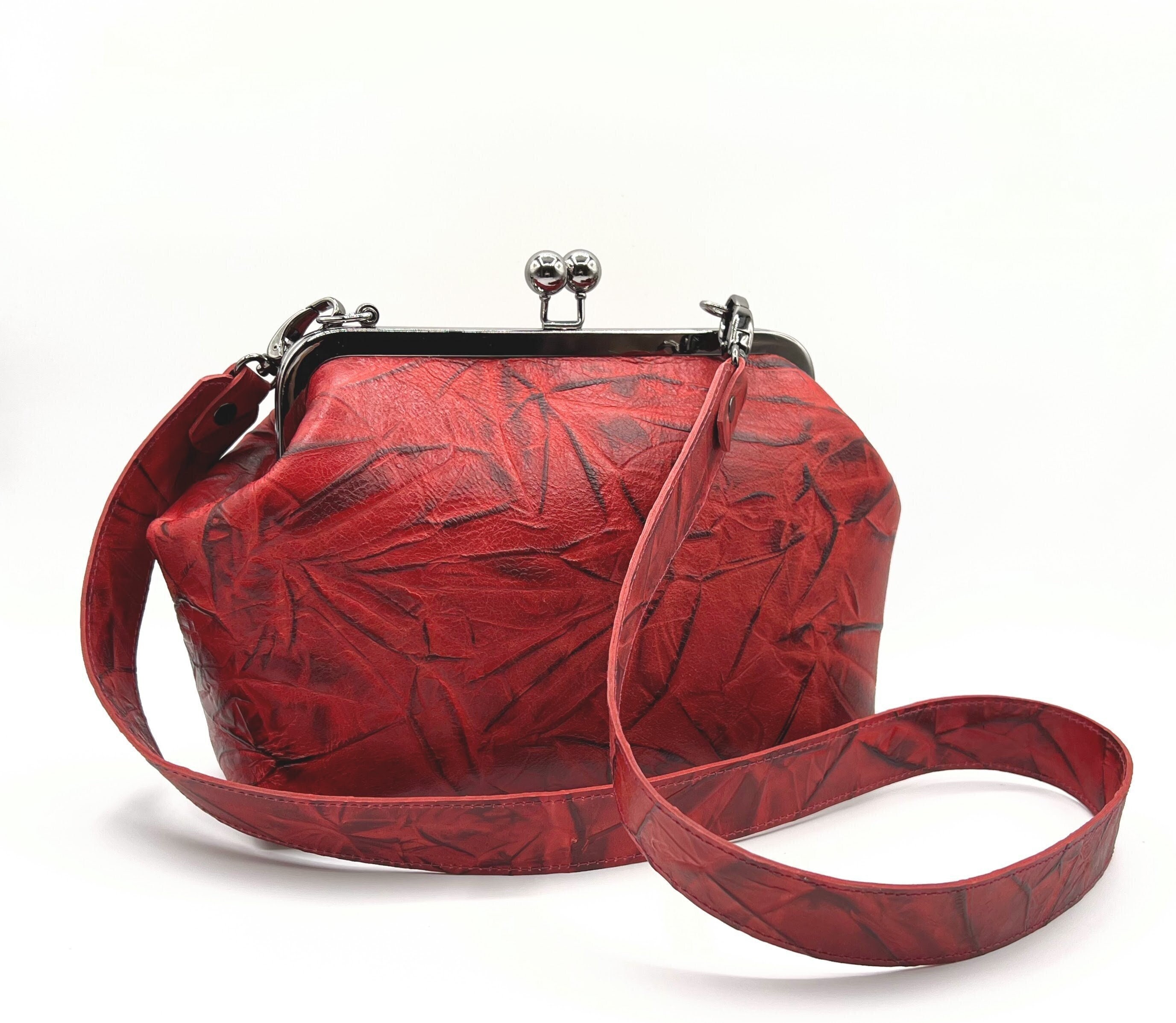 Luxury Designer Womens Messenger Bag With S Small Lock Pouch, Crossbody And  Shoulder Strap, Ideal For Shopping And Everyday Use 40780 From Cpbag,  $54.89 | DHgate.Com