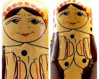 Snow Maidens Nesting Dolls, Winter Nesting Dolls from Yakut ASSR (now - Sakha (Yakutia) Republic), 1970s Russia. Holiday Matryoshka Dolls.