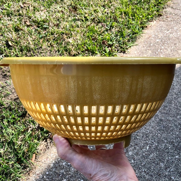 Vintage Villaware Unbreakable Colander Yellow Gold