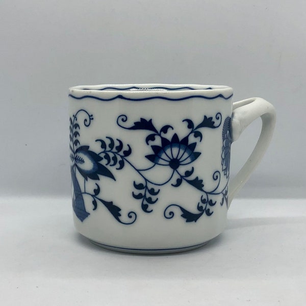 Blue Danube Mug Japan Onion Pattern White Ceramic Artsy Handle