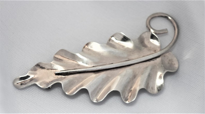 Lovely VINTAGE Napier Sterling Silver Stylized Organic Mid Century Leaf Brooch