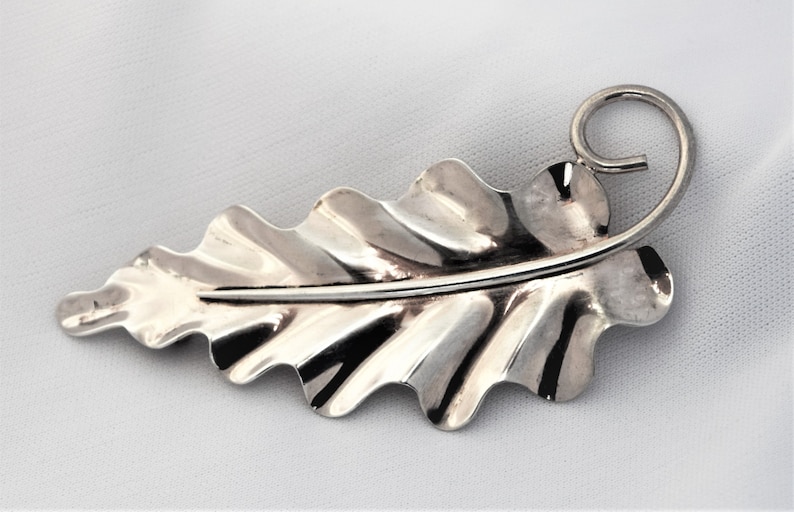 Lovely VINTAGE Napier Sterling Silver Stylized Organic Mid Century Leaf Brooch