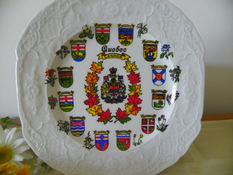 CLEARANCE Canada Quebec Vintage Souvenir Collector/'s Plate