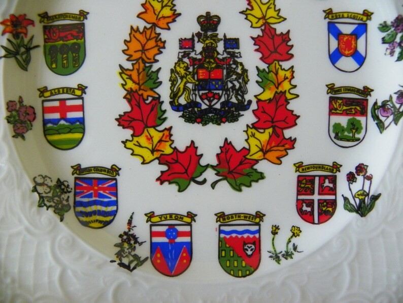 CLEARANCE Canada Quebec Vintage Souvenir Collector/'s Plate