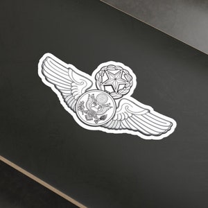 Sticker Air Wings Chief Enlisted qui met en valeur votre fierté à l'intérieur et à l'extérieur, autocollant en vinyle durable pour véhicules, ordinateurs portables, bouteilles d'eau et plus encore !