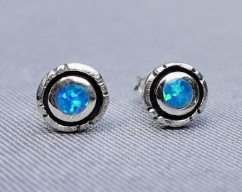 Blauwe Opal Studs, Sterling Zilveren Opalique Ronde Oorbellen, Blauwe Opaal Oorbellen, Lab Created Opal, Oktober Birthstone, Mistry Gems, OPS3BOP