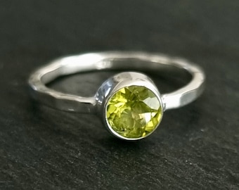 Peridot Ring, 925 Silver Stacking Ring, Solitaire Ring, Engagement Ring, August Birthstone, Boho Ring, Green Gemstone, Mistry Gems, R11P