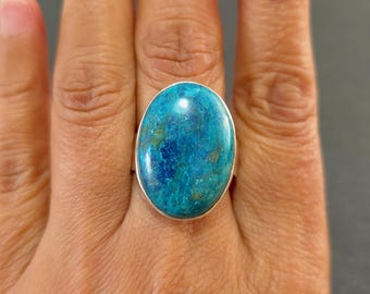 Chunky Oval Azurite Malachite Ring, Hammered 925 Sterling Silver Band, Size US 9 1/2 UK S1/2, Stone Size 2.6cm x 1.8cm, Mistry Gems, R236