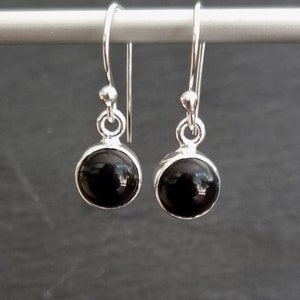 Small Round 8mm Black Onyx Earrings, 925 Silver Dangly Earrings, 7th Anniversary Gift Ideas for Her, Little Black Dress, Mistry Gems, E13O