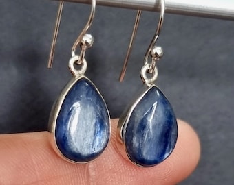 Blau Kyanit Ohrringe, Tropfen 14 mm x 10 mm 925 Silber Ohrringe, Denim Blau Edelstein, Hochzeitsschmuck, Himalaya Edelstein,Mistry Gems,E11K