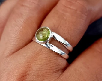 Cabochon Round Peridot Ring, 925 Sterling Silver Ring, August Birthstone, Solitaire Engagement Ring, 16th Anniversary, Mistry Gems, R22PCAB