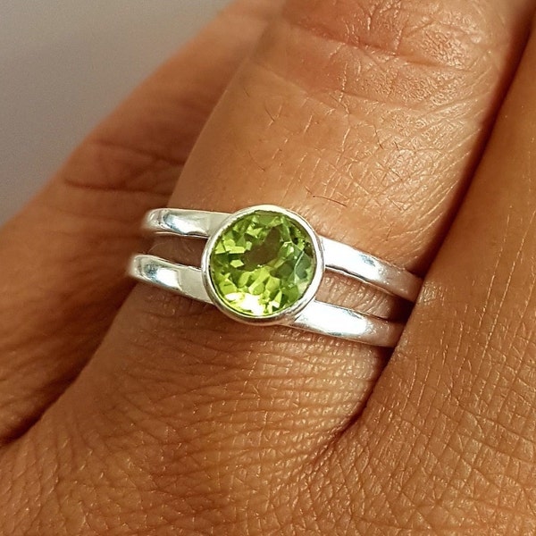 Facetted Round Peridot Ring, 925 Sterling Silver Ring, August Birthstone, Stacking, Green Gemstone, 16th Anniversary, Mistry Gems, R22P