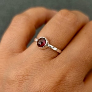 Garnet Ring, Round Stone 925 Silver Stacking Ring, Solitaire Engagement Ring, January Birthstone, Boho Ring, Red Gemstone, Mistry Gems, R11G