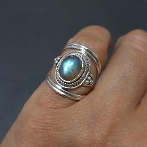 Unisex Boho Oval Labradorite Ring, 925 Sterling Silver, Sizes UK H, I, Nepali Style Ring, Iridescent Blue Green Gemstone, Mistry Gems,R29LAB