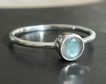 Dainty Labradorite Ring, Facetted Round Stacking Ring, 925 Sterling Silver, Blue Gemstone, Solitaire Engagement Ring, Mistry Gems, R21LAB