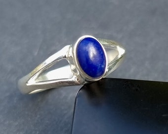 Dainty Lapis Lazuli 925 Sterling Silver Ring, 9th Anniversary Gift Idea, Dark Blue Gemstone, Everyday Solitaire Ring, Mistry Gems, R3LL