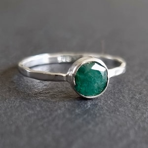 6mm Round Emerald Ring, Dimpled Band 925 Sterling Silver Stacking Ring, May Birthstone, 20th, 35th Anniversary Gift, Mistry Gems, R11EM