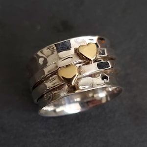 Breiter Gold Herz Spinner Ring, Sterling Silber gehämmert Messing Herz, Spinner Ring, Muttertag, Sorgen Ring, Meditation Ring, SP05