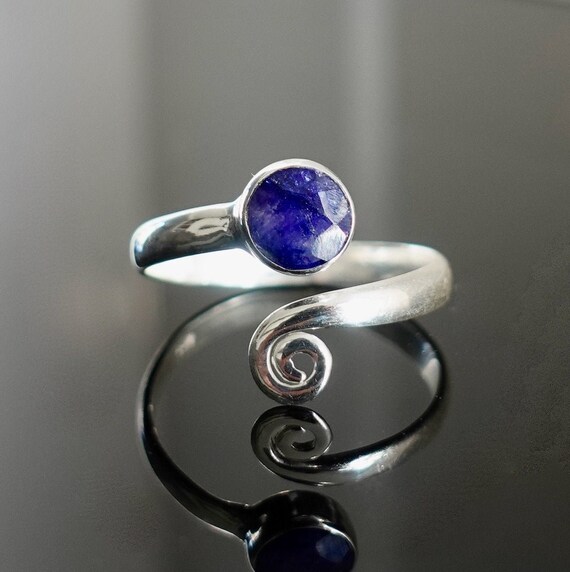 Sapphire thumb best sale ring