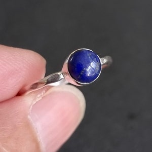 Lapis Lazuli Ring, 6mm Round Stone 925 Silver Stacking Ring, Solitaire Engagement Ring, September Birthday, Blue Gemstone, Mistry Gems,R11LL image 7