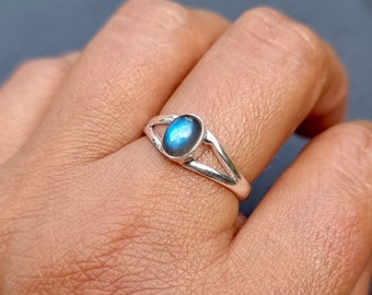 Small Oval Labradorite 925 Sterling Silver Ring, Blue Gemstone Unusual Engagement Ring, Everyday Labradorite Jewellery, Mistry Gems, R3LAB