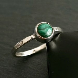 Malachite Ring, Round Gemstone Stacking Ring, 925 Sterling Silver, Wedding Jewellery, Solitaire Ring, Dark Green Gemstone,Mistry Gems R11MAL