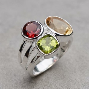 Facetted Peridot, Garnet, Citrine Ring, Silver Rings Women, Multistone, Birthstone Jewelry, Red Green Yellow Gemstones, Mistry Gems, R47PGC