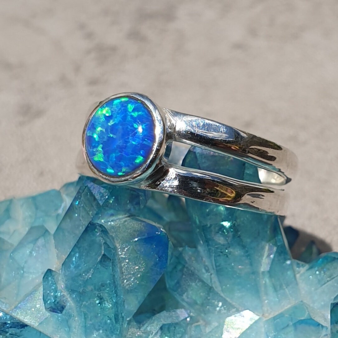 Bague Grande En Argent Sterling Avec Opale Simulée Bleu Argenté, Taille 9.25, Ovale, Neuf Sans Boîte