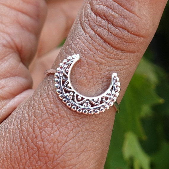 Rings : Women s Christian Cross Ring in Sterling Silver