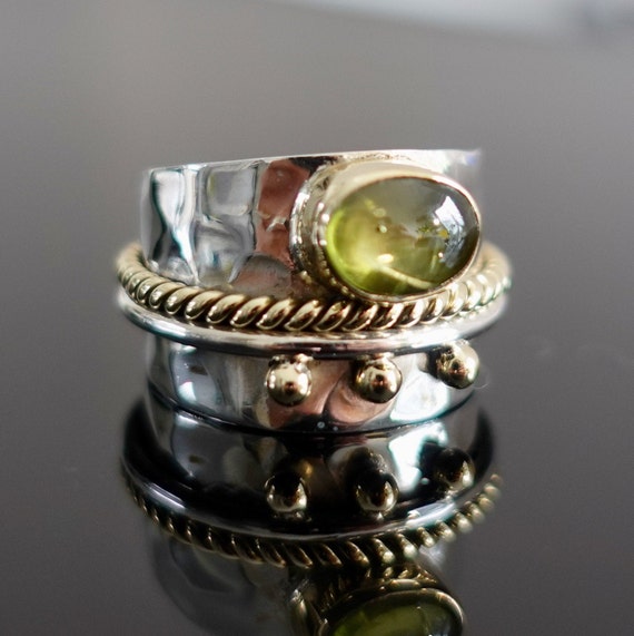 Elegante Dije Con Peridoto En Plata De Ley .925