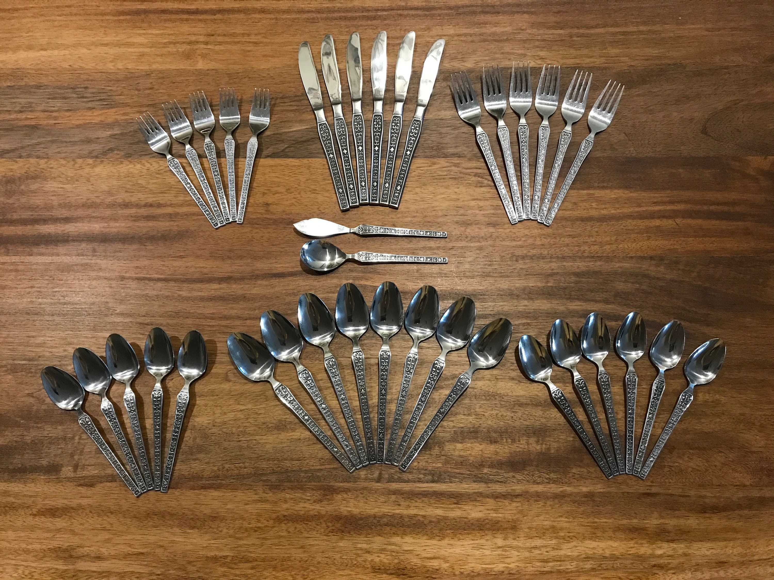 Hanford Forge Stainless Steel Silverware / Flatware - La