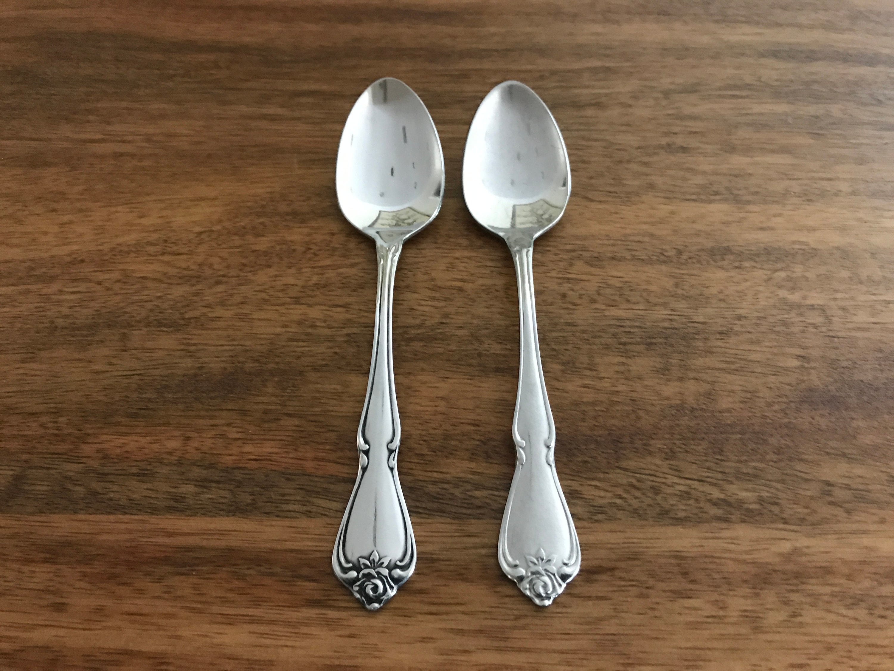 1881 Rogers Oneida Ltd. Stainless Silverware Flatware Tablespoons Teaspoons Salad Fork Knife Arbor Rose True Rose Etsy Canada