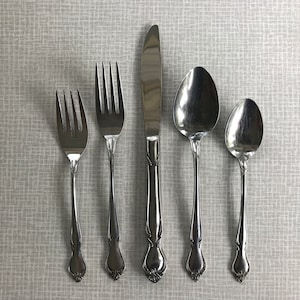 Ekco Eterna Stainless Steel Silverware / Flatware - Regal Rose