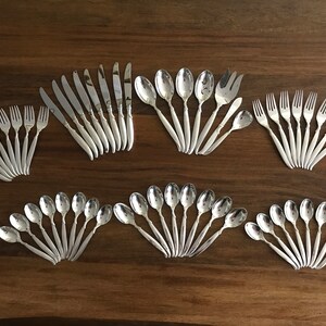 International Silver 1847 Rogers Bros Silverplate Silverware / Flatware - Flair