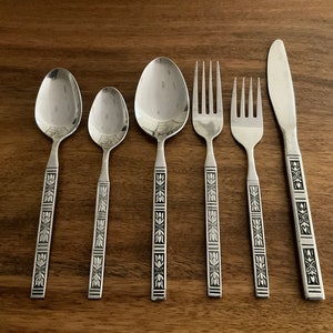 One Lifetime Cutlery Stainless Silverware / Flatware - Flower / Tulip Pattern, LCU11 - Replacement Pieces