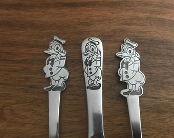 One Walt Disney Stainless Steel Youth Silverware / Flatware