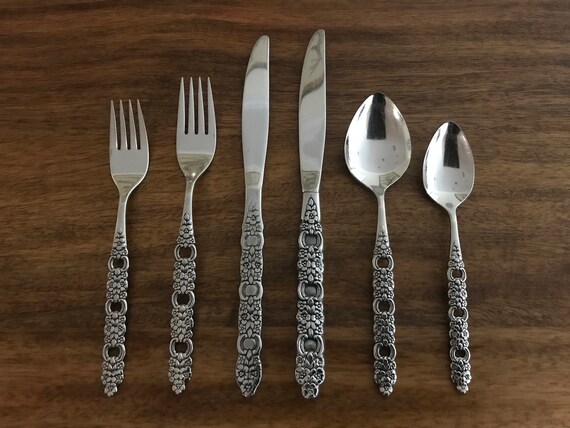 One Oneida Silver Community Stainless Silverware / Flatware