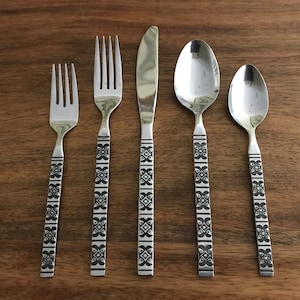 One Mid Century Ekco Eterna Montalo Stainless Steel Silverware / Flatware - Replacement Pieces