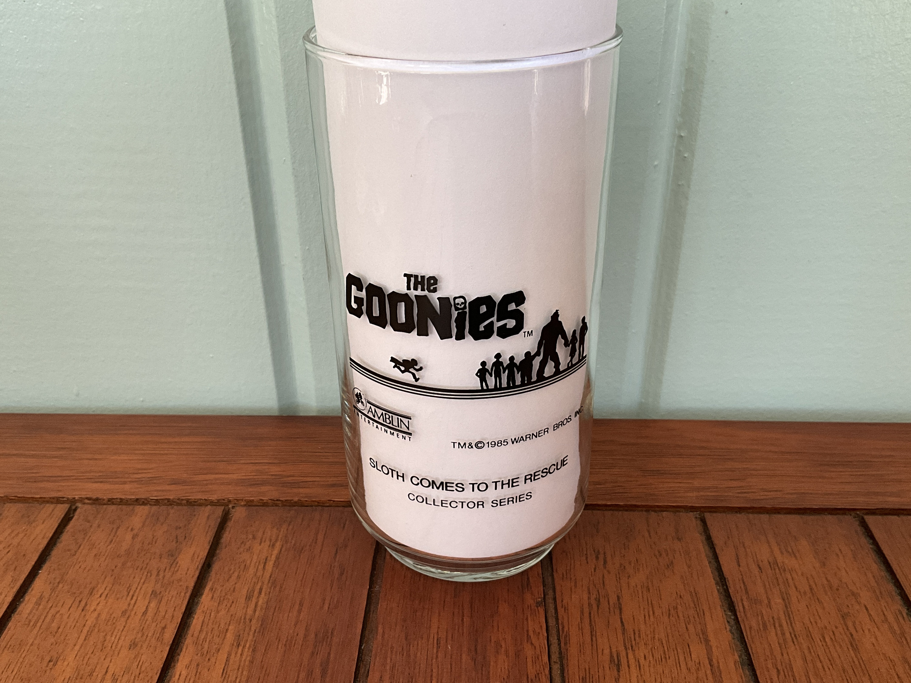 1985 the Goonies Glass - Goonies in the Organ Chamber, Data