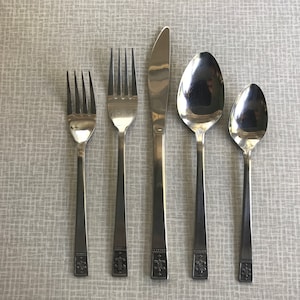 Mid Century Orleans Silver Stainless Silverware / Flatware - Fleur De Lis