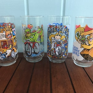 McDonald’s Jim Henson The Great Muppet Caper - Happiness Hotel, Kermit the Frog, Miss Piggy, Fozzie Bear Balloon - Replacement Glasses / Set
