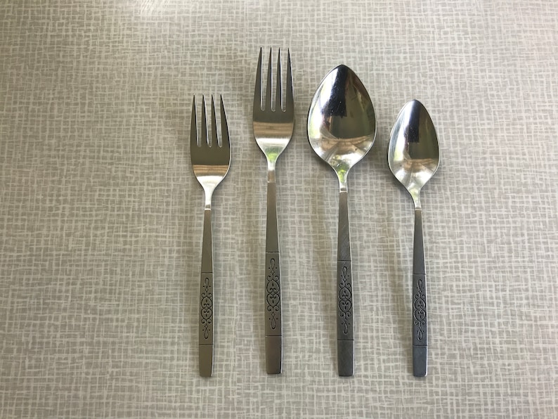 Oneida Rochestter WM A Rogers Deluxe Stainless Steel Oneida Ltd. Silverware / Flatware ...
