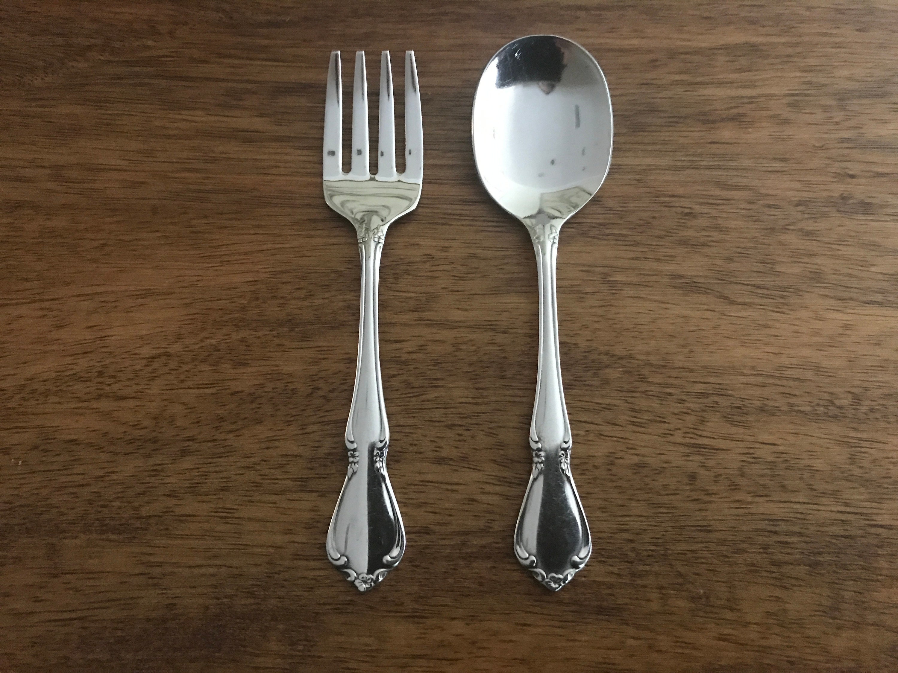 International Silver Towle Silverplate Flatware / Silverware Set in  Original Box Baby Fork, Baby Spoon, Infant Feeding Spoon Dinosaurs 